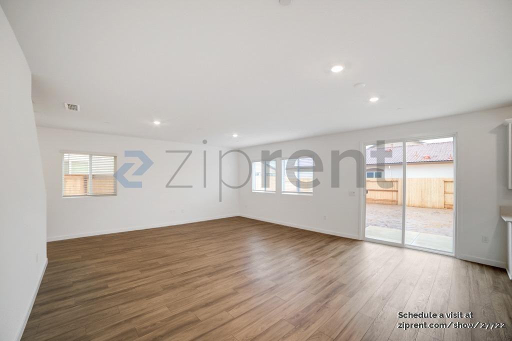 4400 Wax Myrtle Way - Photo 3 of 25