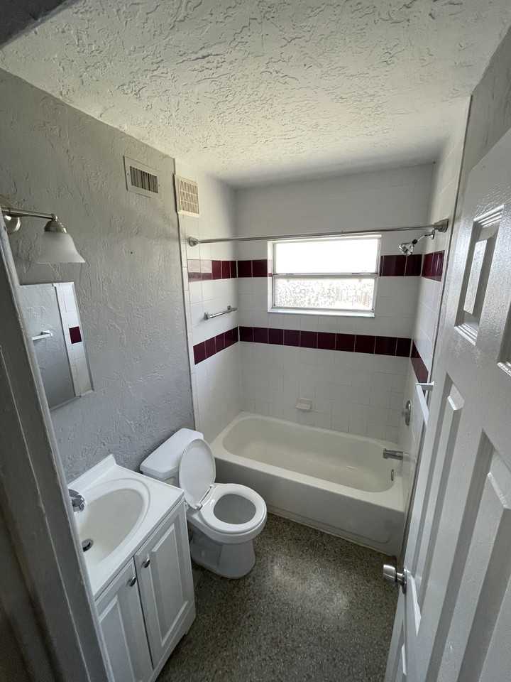 2521 18th Ave S #NA - Photo 6 of 19