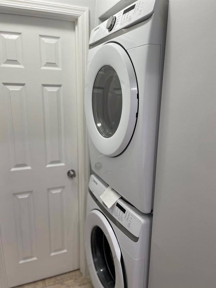 1 Northeast 44th Street #A - Photo 3 of 10