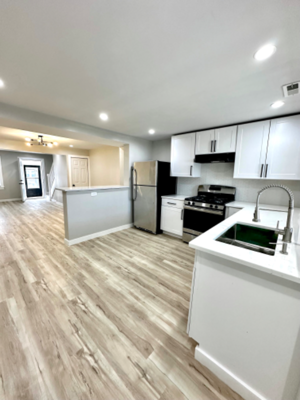 266 Saint Helena Ave - Photo 2 of 21