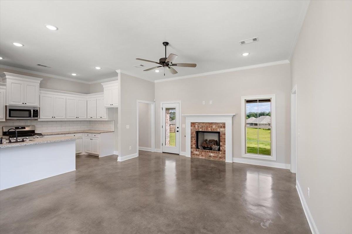 146 Allie Ln - Photo 3 of 19