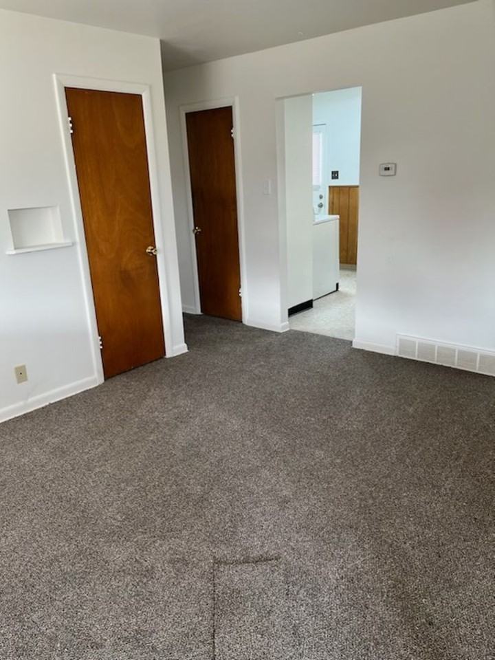 1537 W Byers Pl - Photo 4 of 9