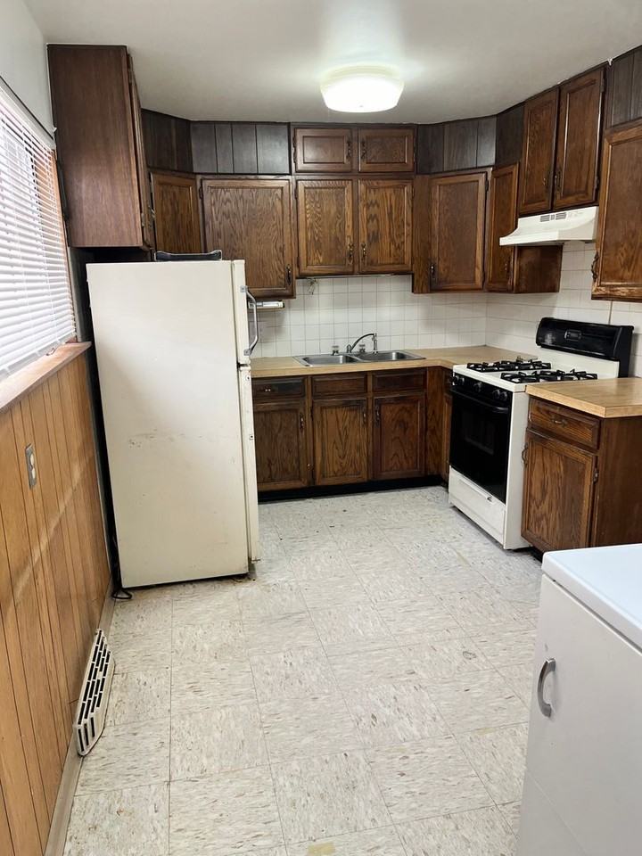 1537 W Byers Pl - Photo 5 of 9