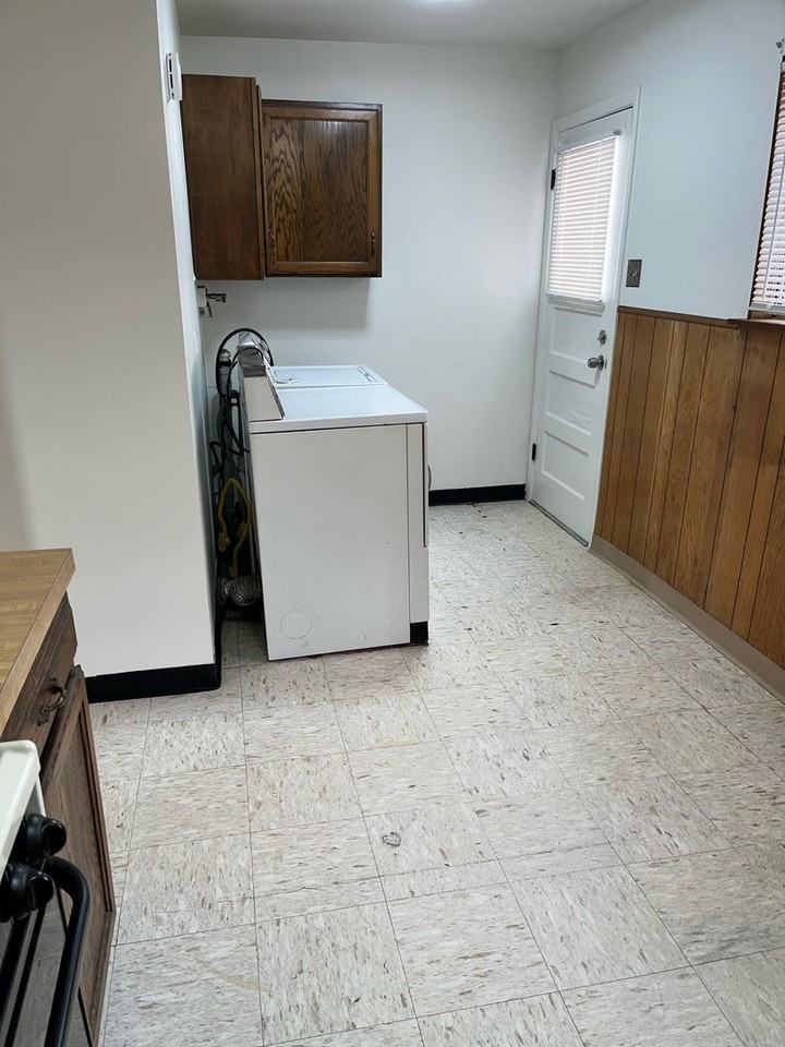 1537 W Byers Pl - Photo 7 of 9