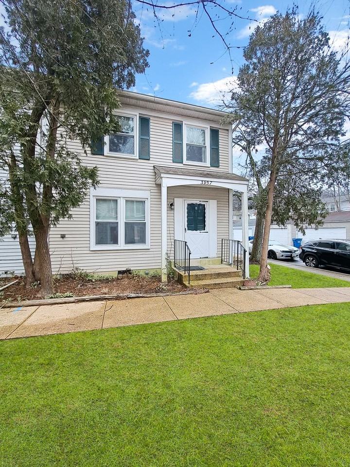 3957 Wintergreen Pl - Photo 2 of 33