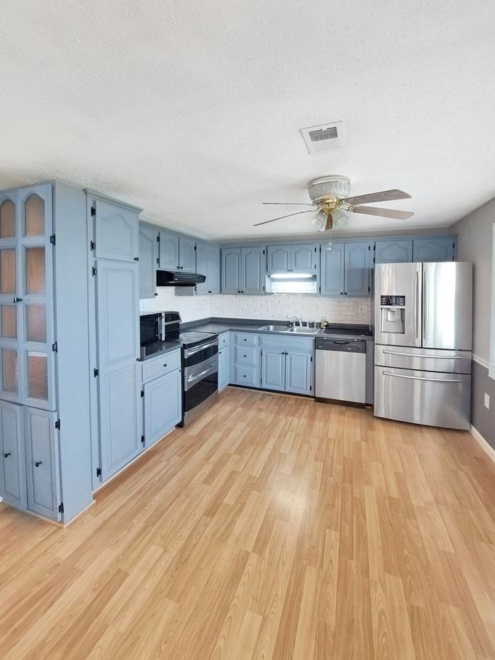 5030 Nicholas Rd - Photo 3 of 31