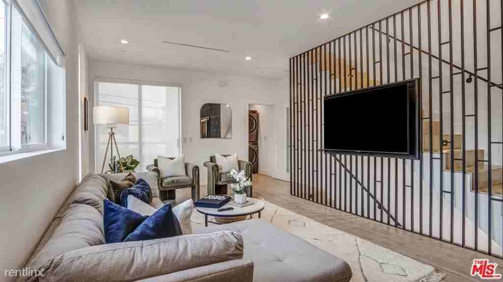 3154 Curts Ave - Photo 2 of 9