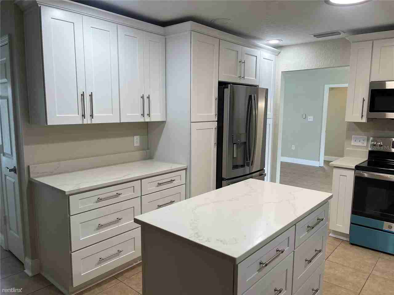 26720 Hickory Loop - Photo 3 of 12