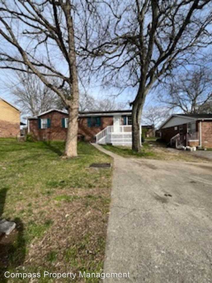 4620 Forest Ridge Dr - Photo 2 of 23