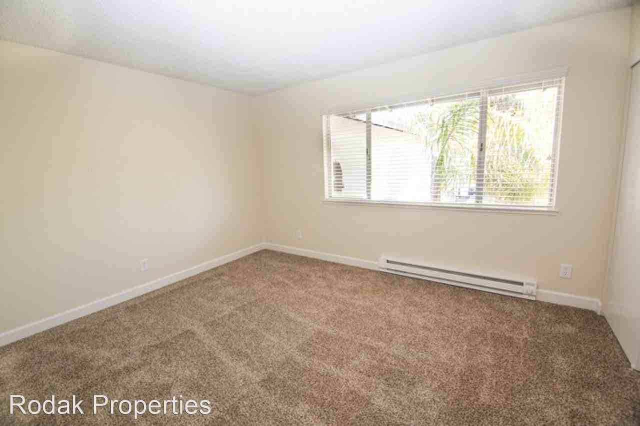 107 Oak Rim Ct - Photo 3 of 5