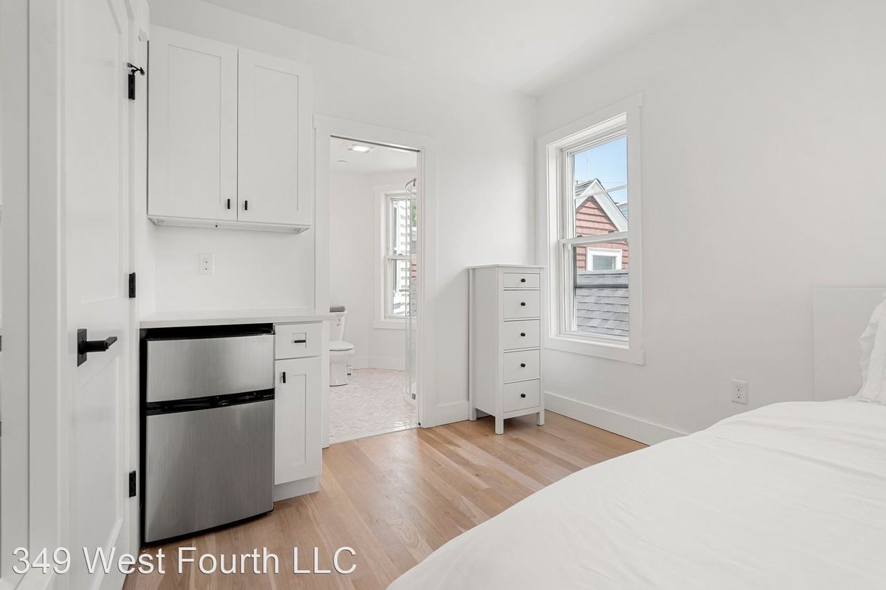 349 West 4th St - Photo 3 of 5