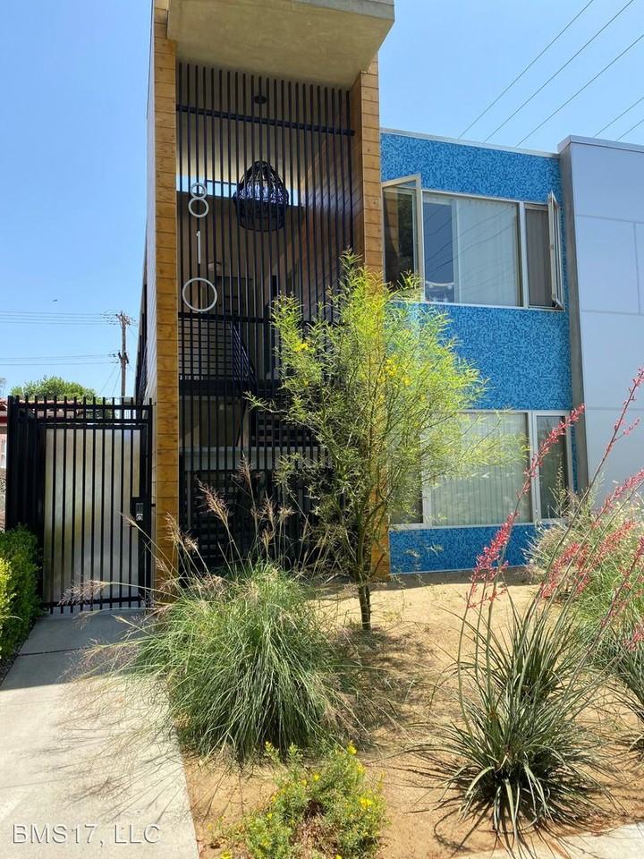 810 Norton Ave - Photo 2 of 31