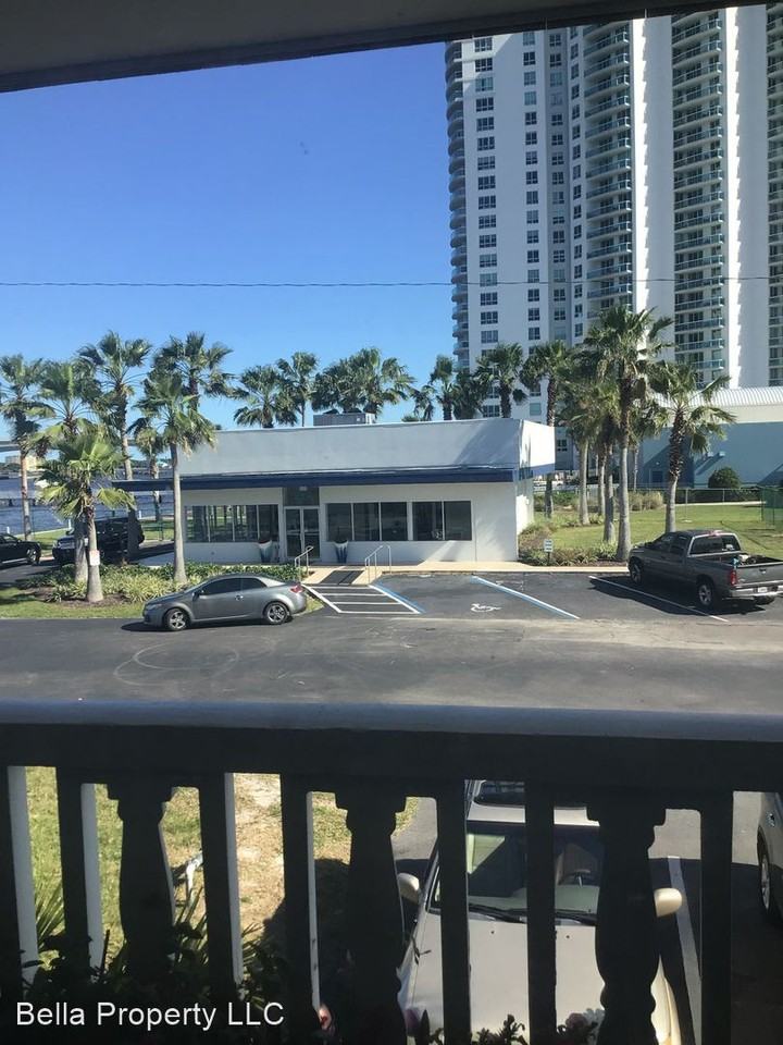 Marina Grande North - Photo 3 of 8