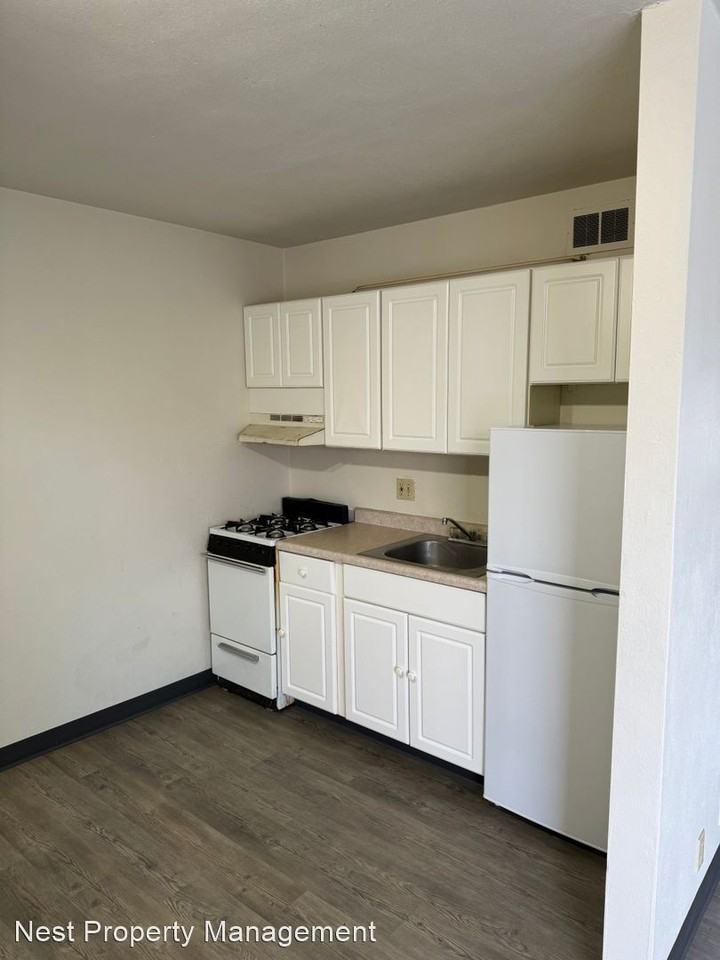 1414 Oakland Rd NE - Photo 2 of 2