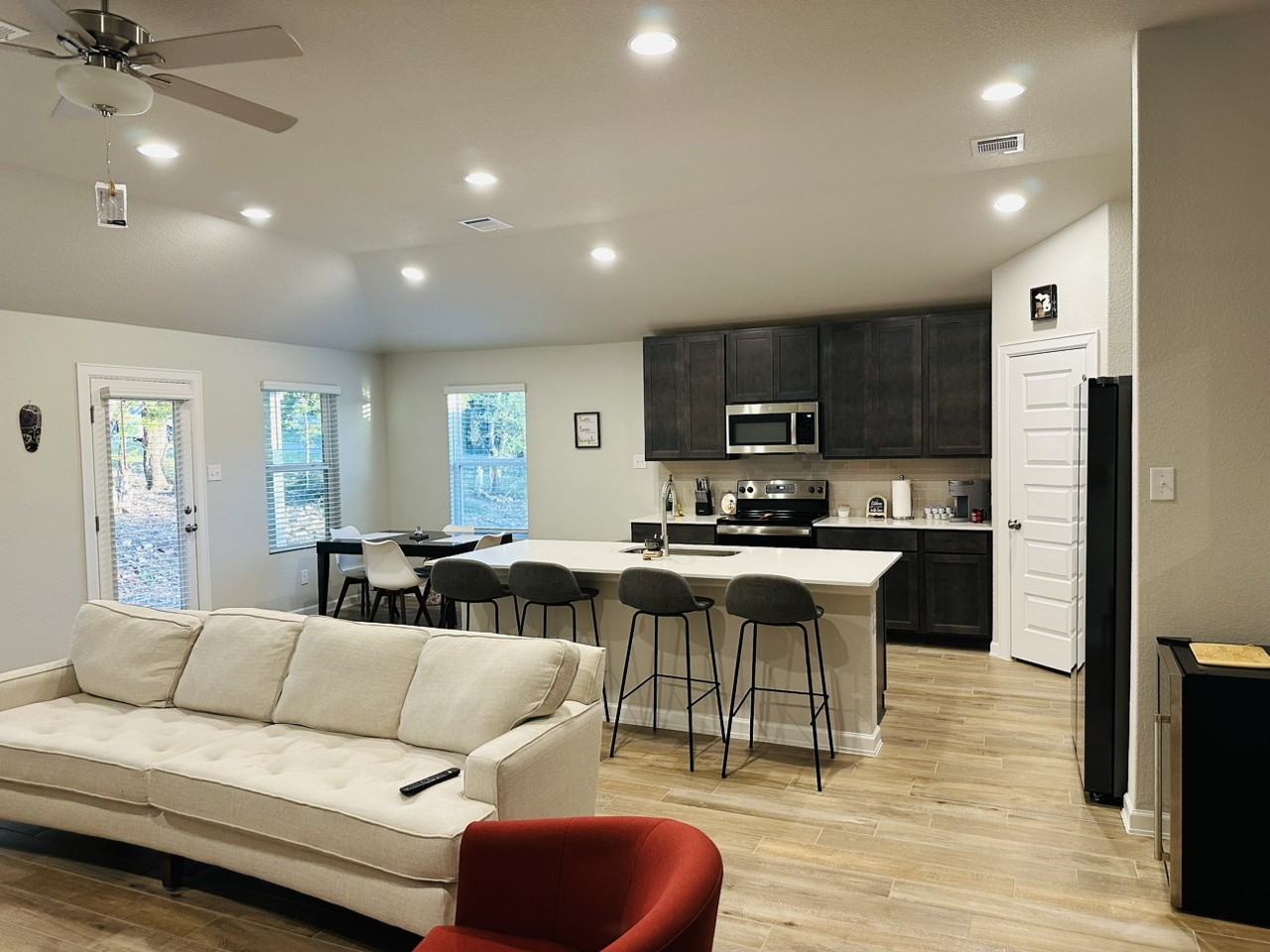 2101 Patriot Drive - Photo 3 of 20