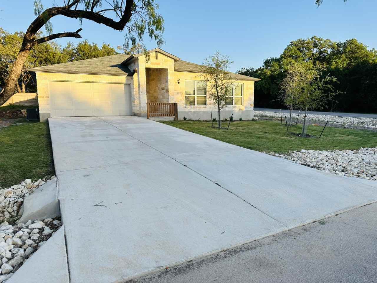 2101 Patriot Drive - Photo 2 of 20