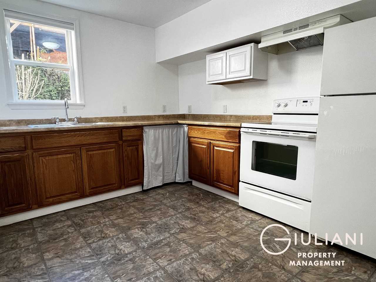 735 Sir Francis Drake Boulevard - Photo 3 of 10