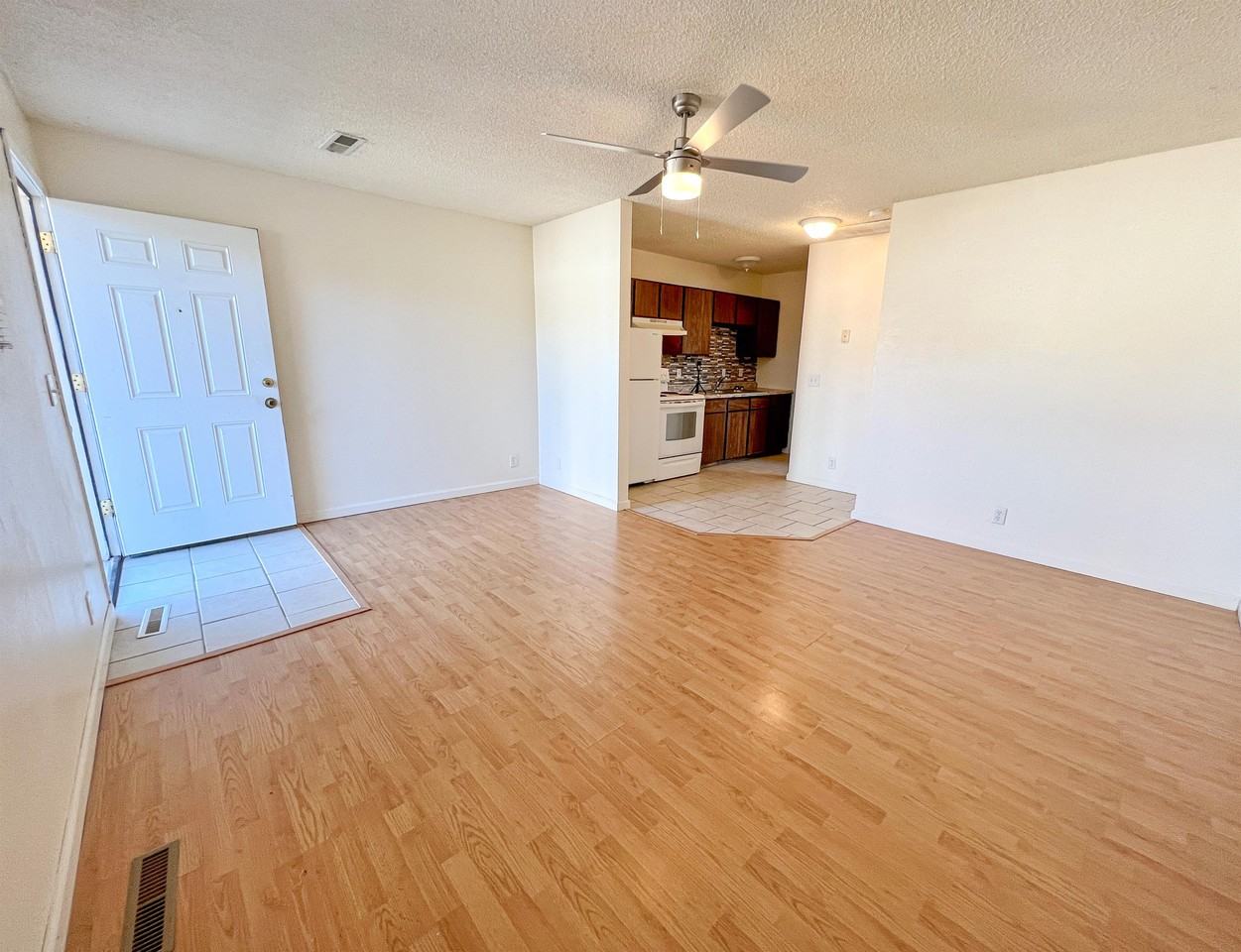 2110 N Campus Dr #4 - Photo 3 of 10