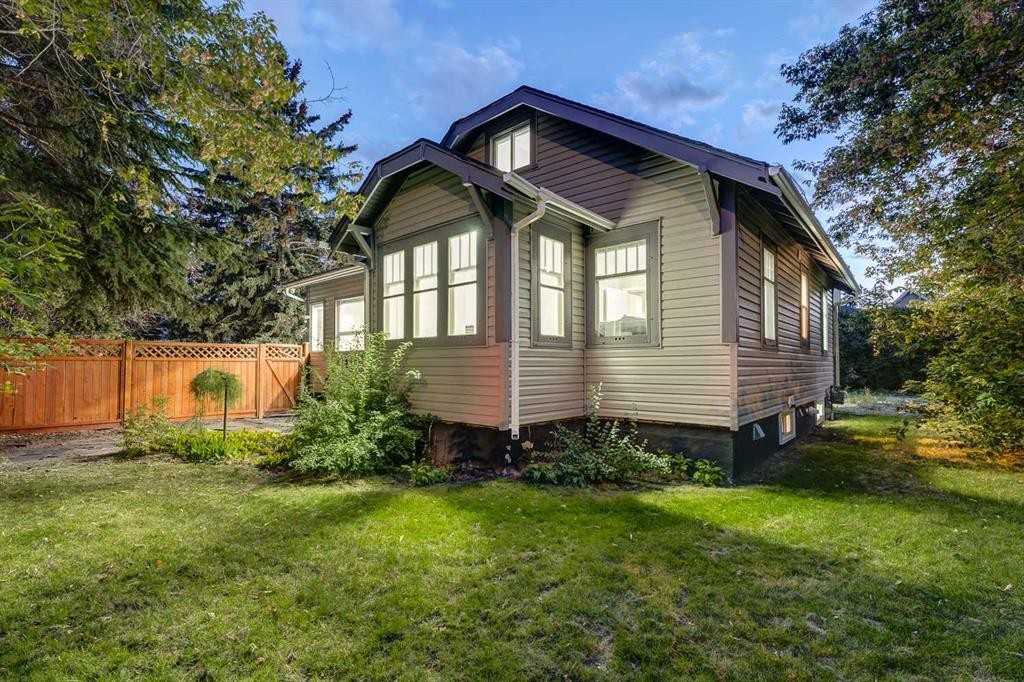 6103 Bowness Rd Nw #2LOWER - Photo 2 of 10