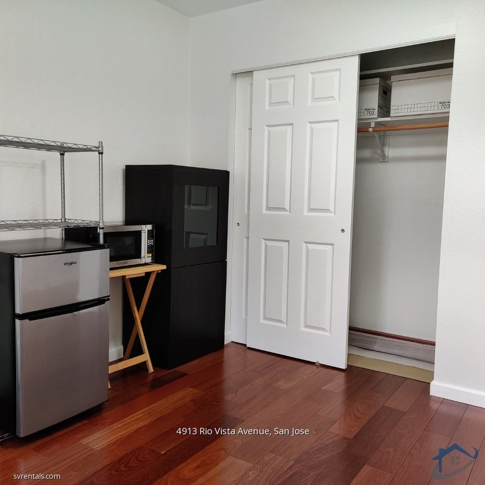 4913 Rio Vista Avenue - Photo 2 of 4