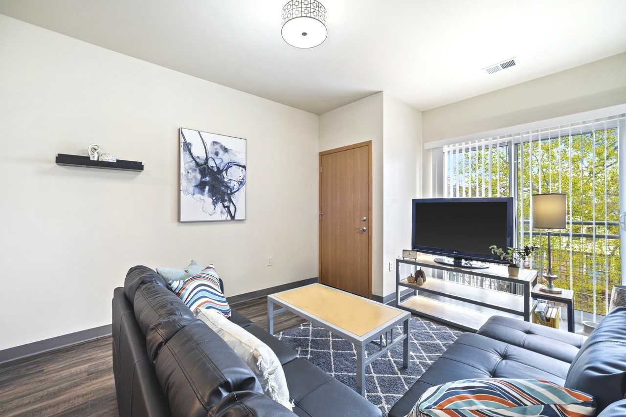 The Park at 1824 Student Apartments - Photo 3 of 23