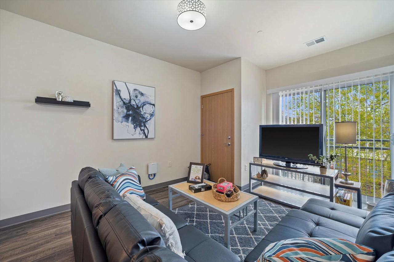 The Park at 1824 Student Apartments - Photo 5 of 23