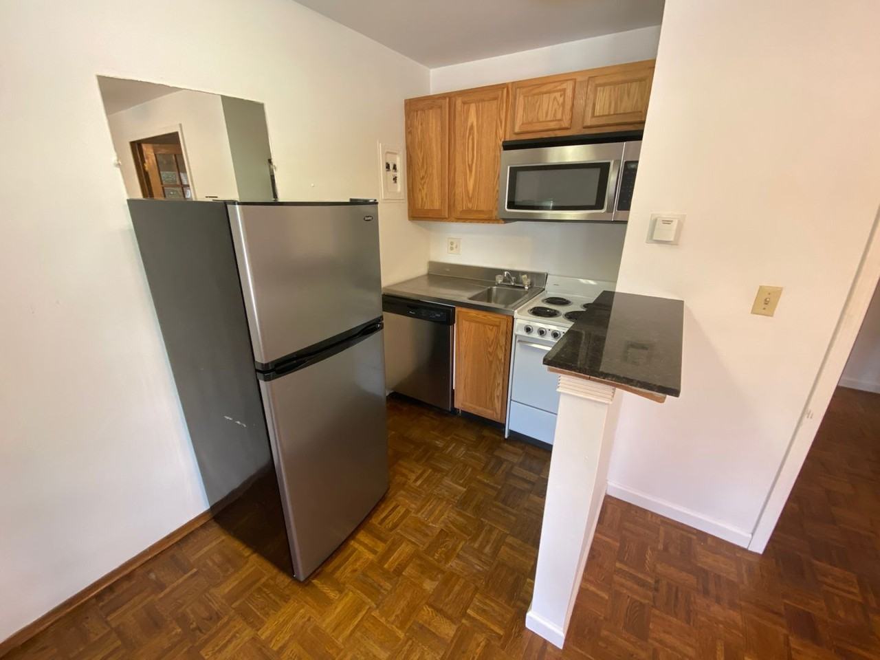 1433-1437 Highland St - Photo 4 of 7