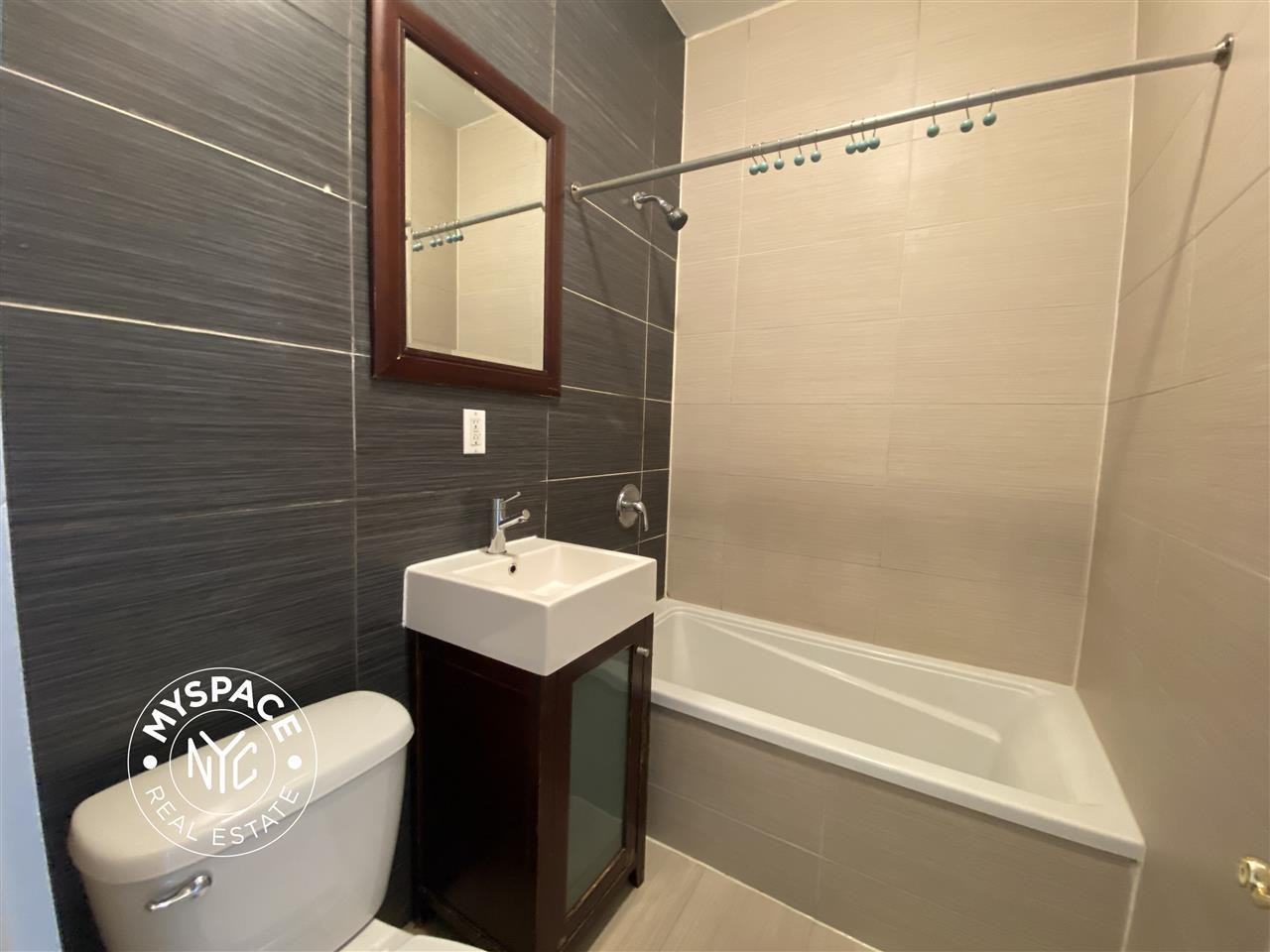 1038 Flushing Ave #3R - Photo 5 of 12