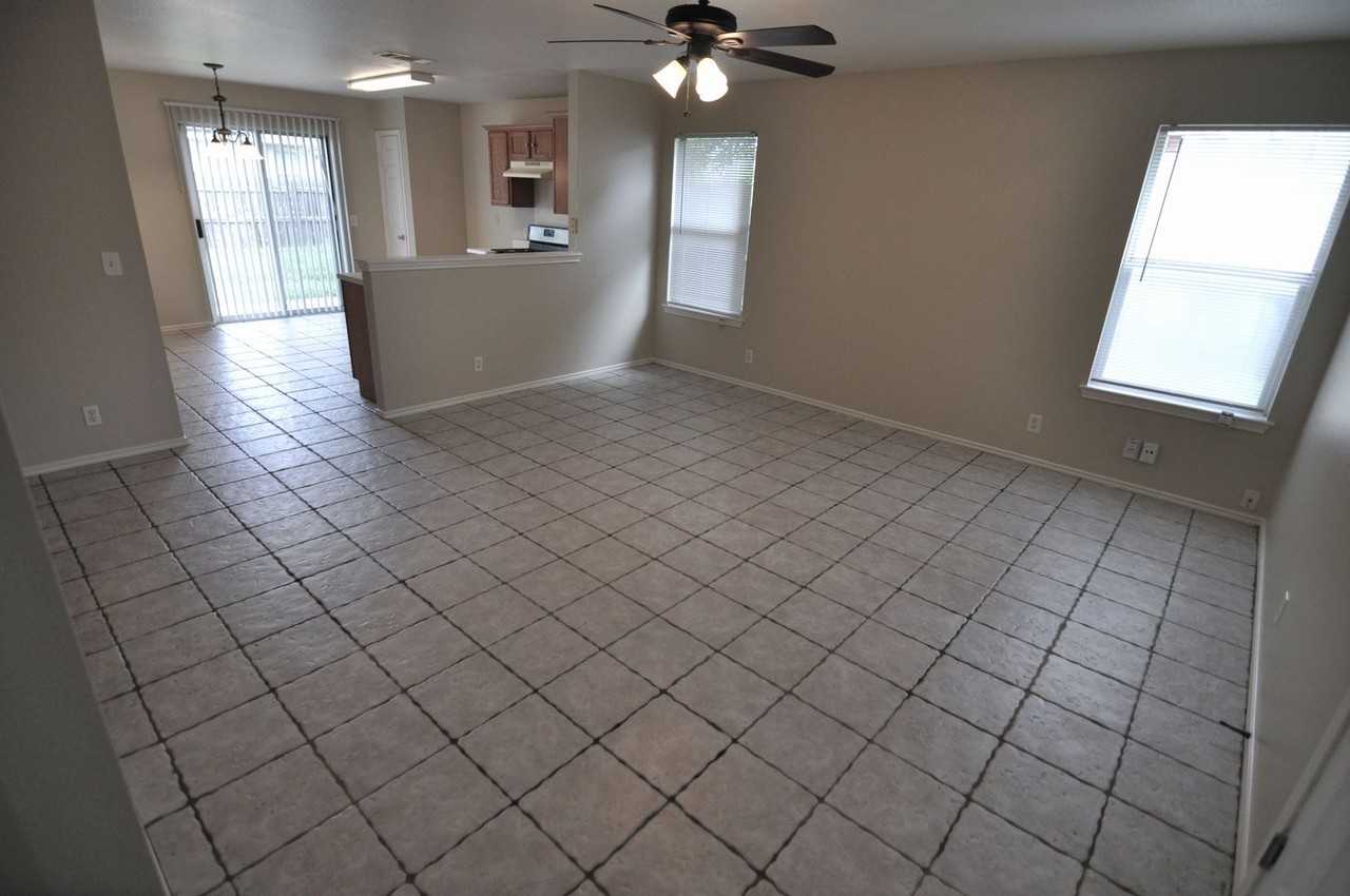 6828 Sabrina Dr - Photo 3 of 26