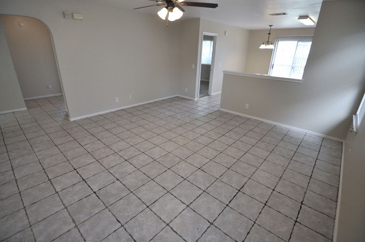 6828 Sabrina Dr - Photo 4 of 26