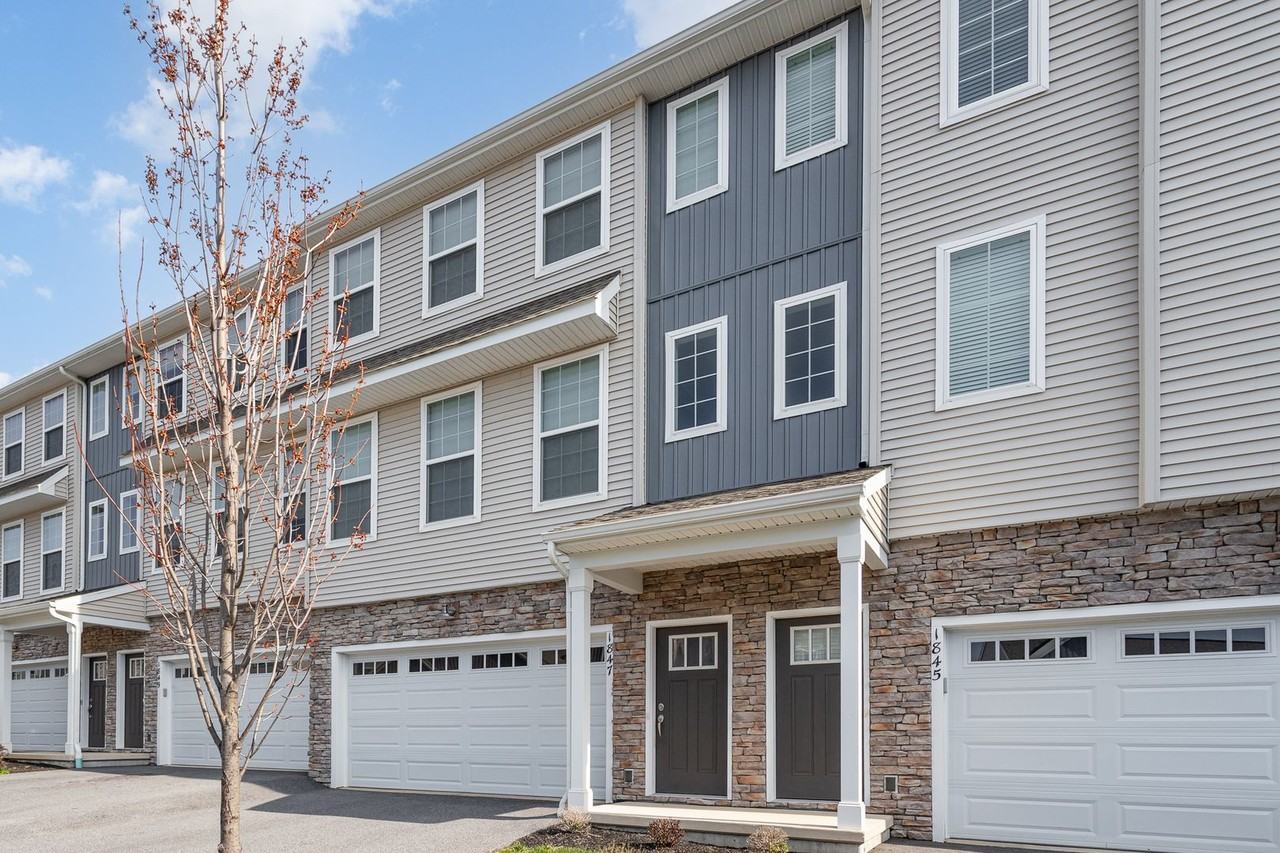 1847 Shady Ln - Photo 3 of 33