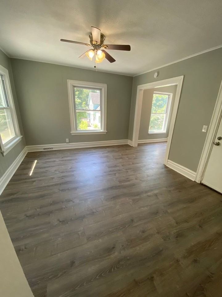 184 Caroline St - Photo 3 of 17