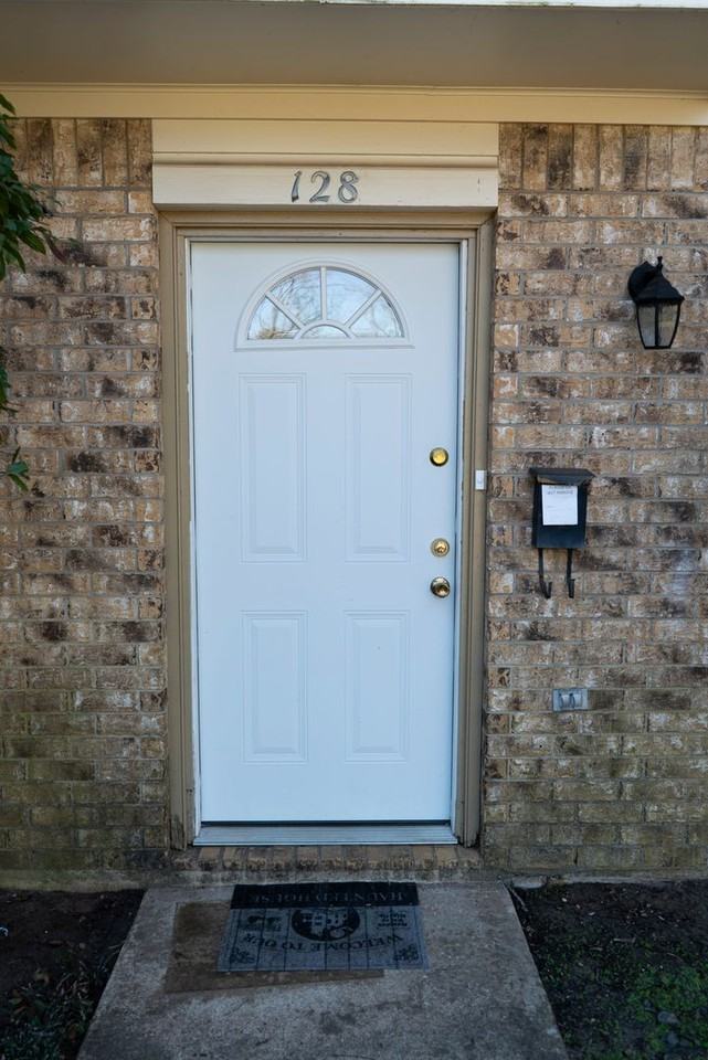 128 Hayter St - Photo 3 of 18