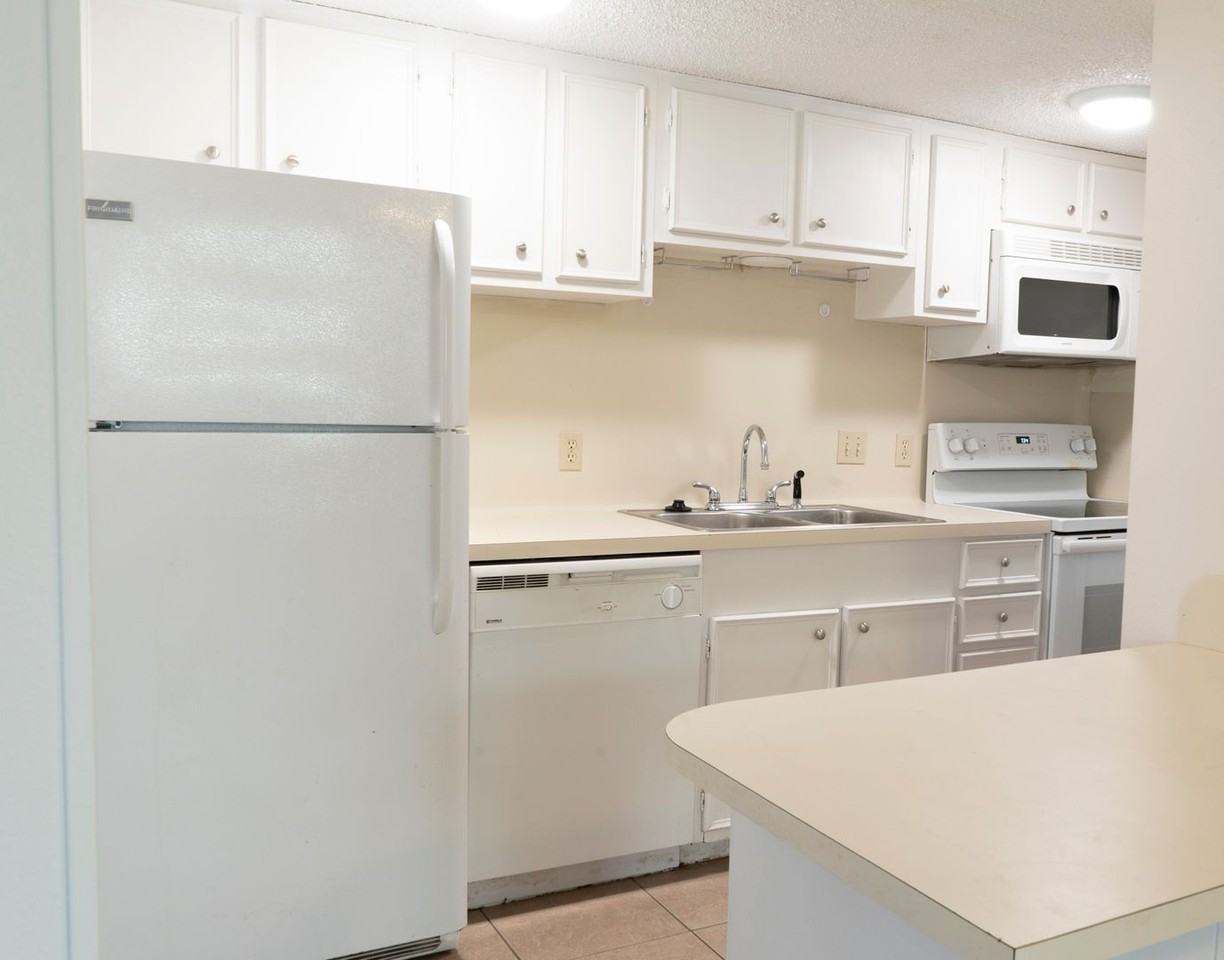 128 Hayter St - Photo 5 of 18