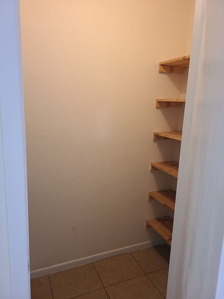 128 Hayter St - Photo 6 of 18