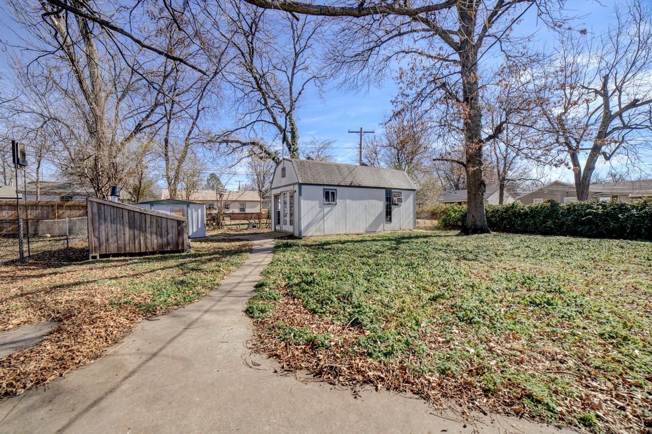 4697 S Saint Louis Ave - Photo 6 of 36