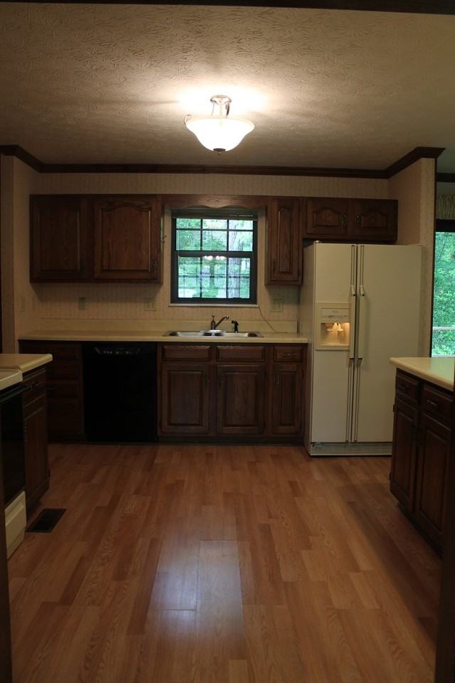 100 Hooper Court - Photo 5 of 19