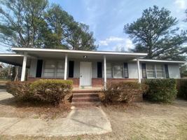 featured image of 221 Ramblewood Dr