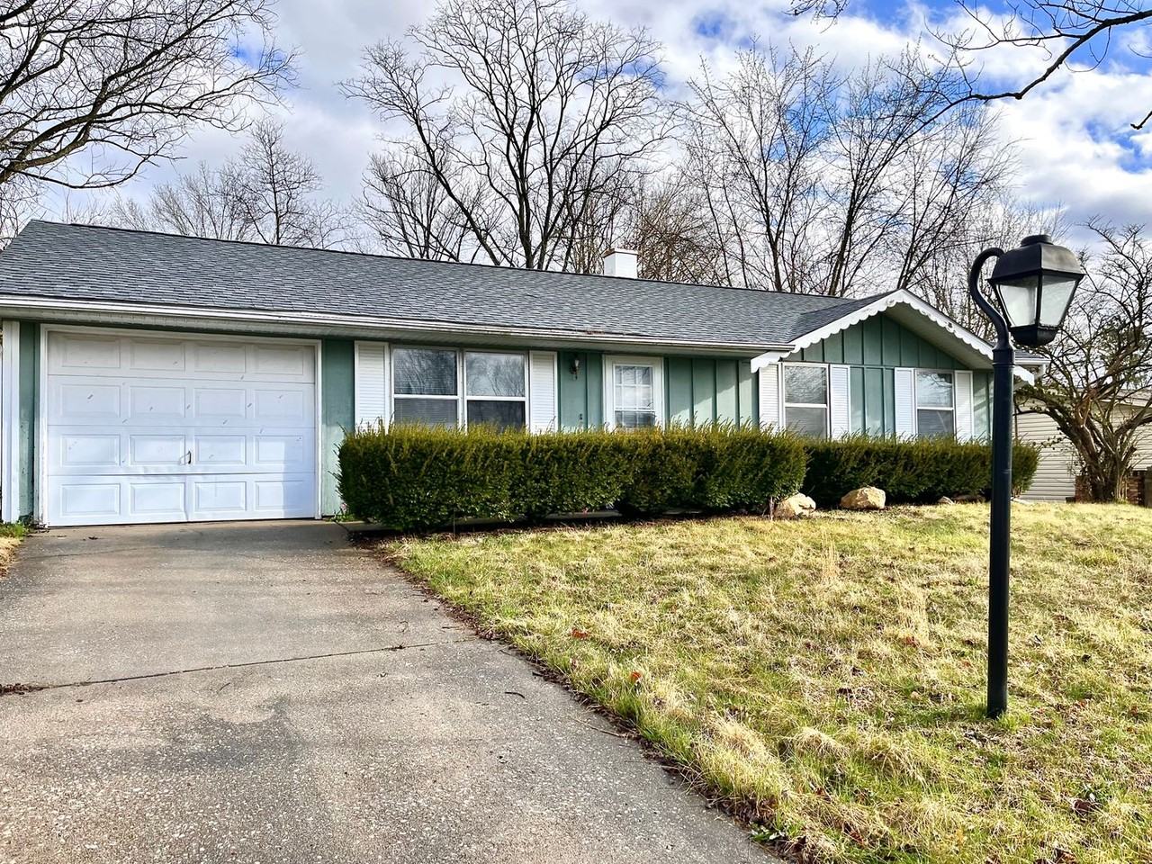 950 W Briarcliff Dr - Photo 3 of 17