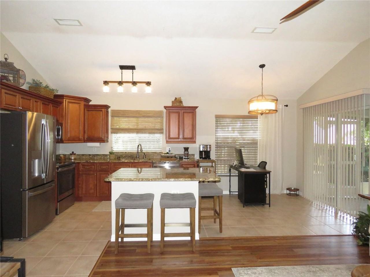 4010 Windell Pl - Photo 2 of 14