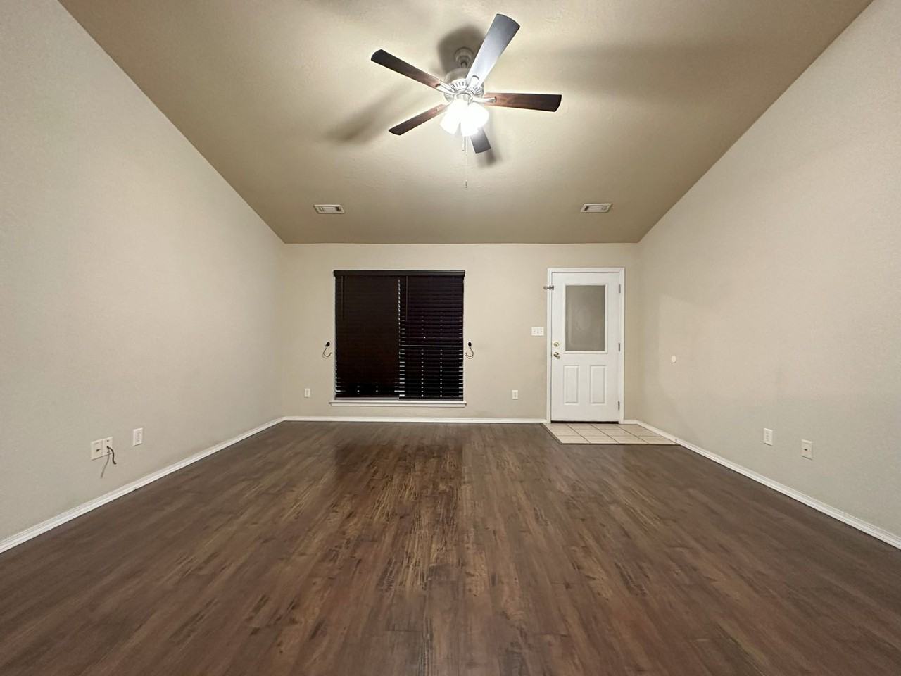 1277 Mountain Valley Dr - Photo 3 of 30