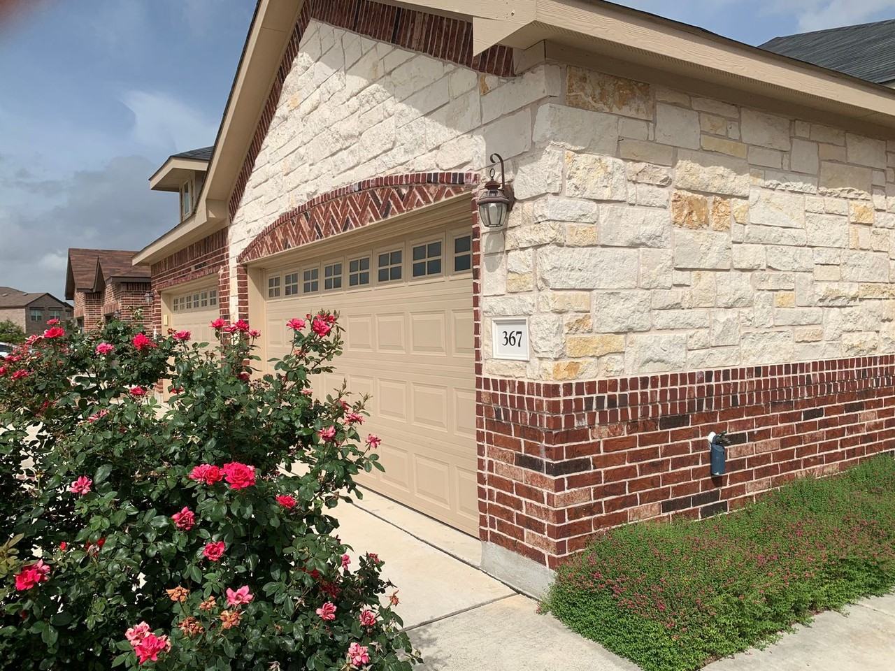 367 Creekside Curv - Photo 2 of 28