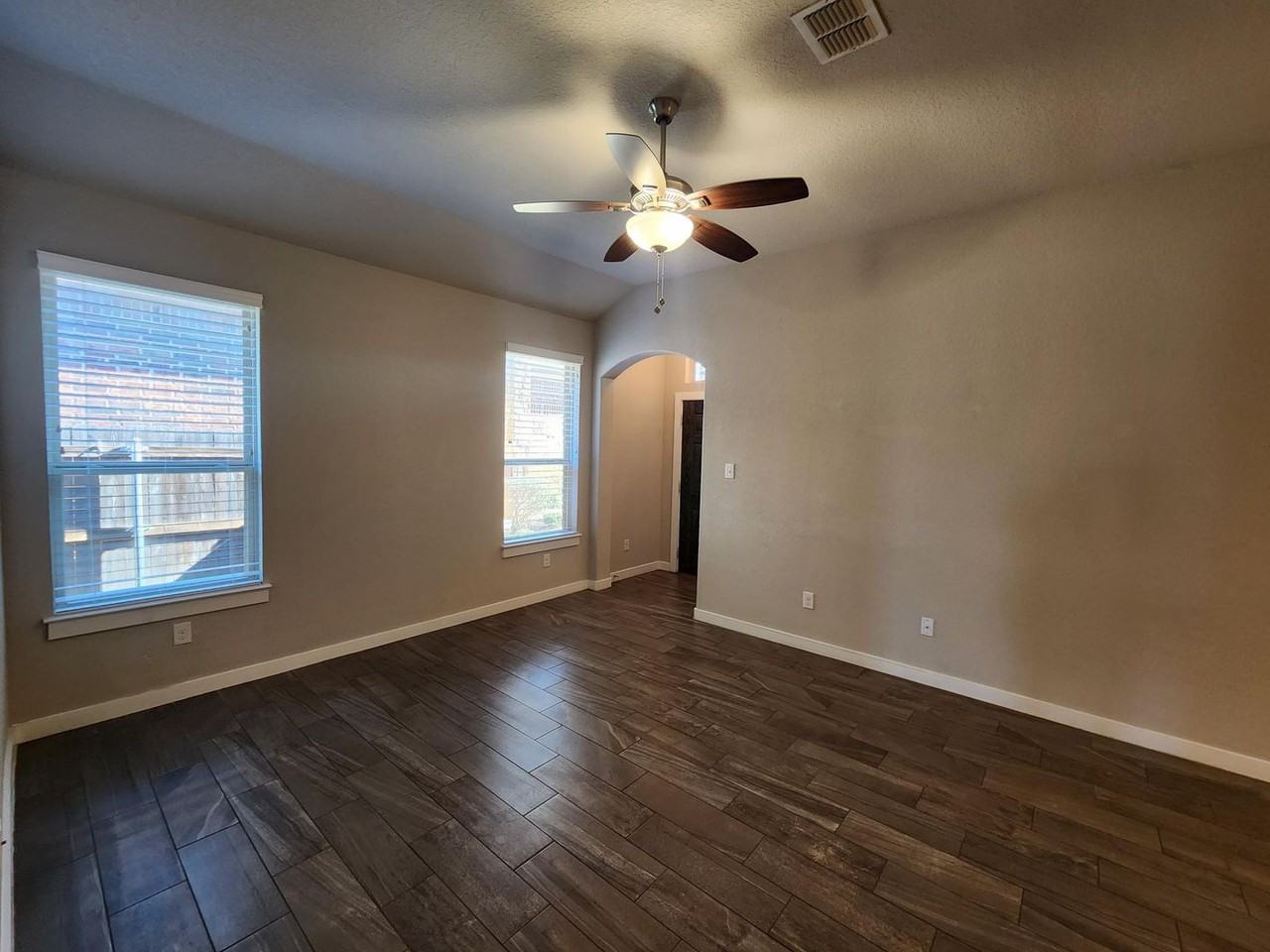 367 Creekside Curv - Photo 5 of 28