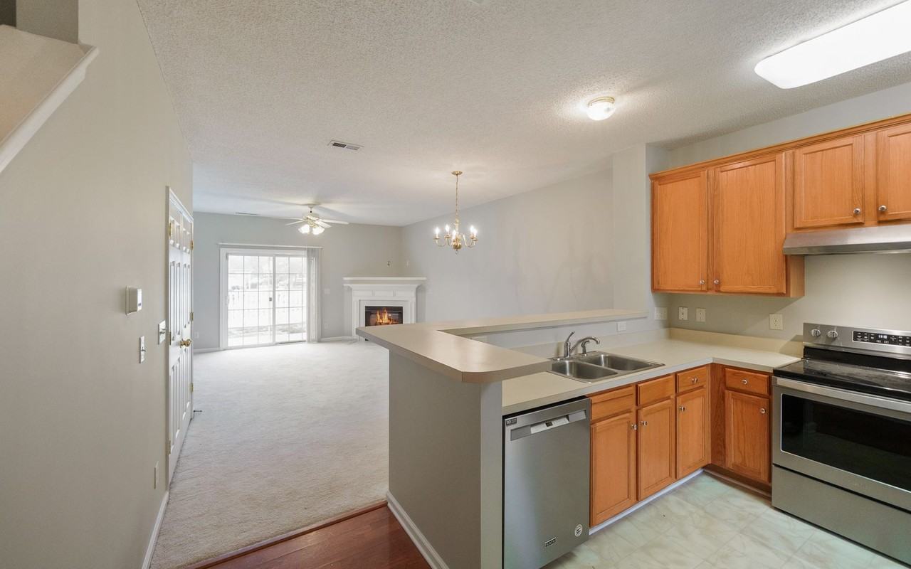 903 Cinnamon Dr - Photo 3 of 15