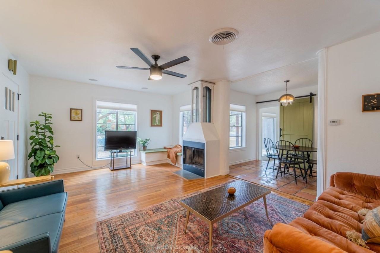 2426 29th St - Photo 5 of 35