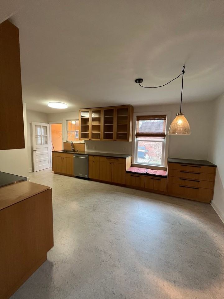 3705 Lealand Ln - Photo 3 of 19