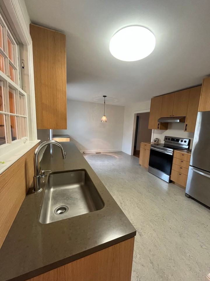 3705 Lealand Ln - Photo 6 of 19