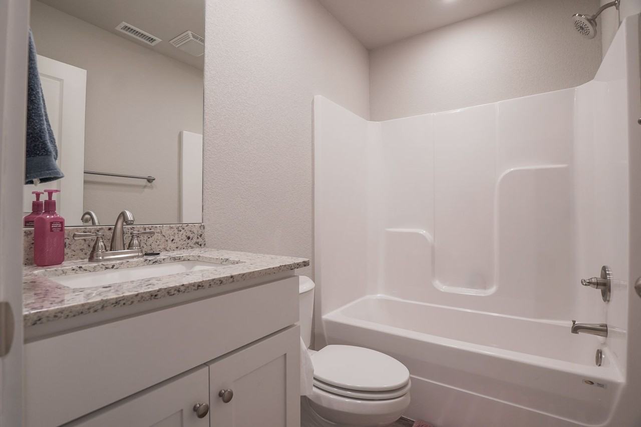 695 N Honey Locust Bnd #52 - Photo 5 of 18