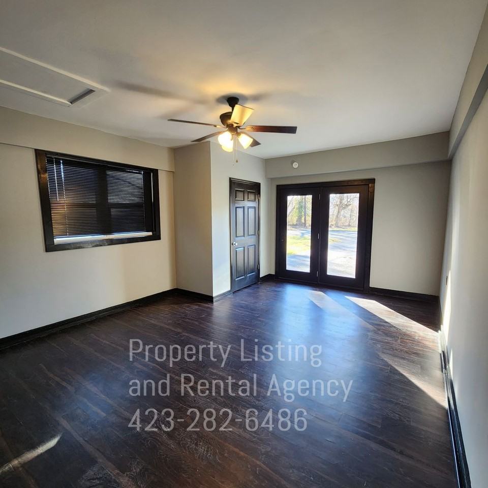 2122 Monta Clark St - Photo 3 of 39