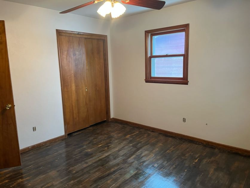 922 4th St S - Photo 3 of 7